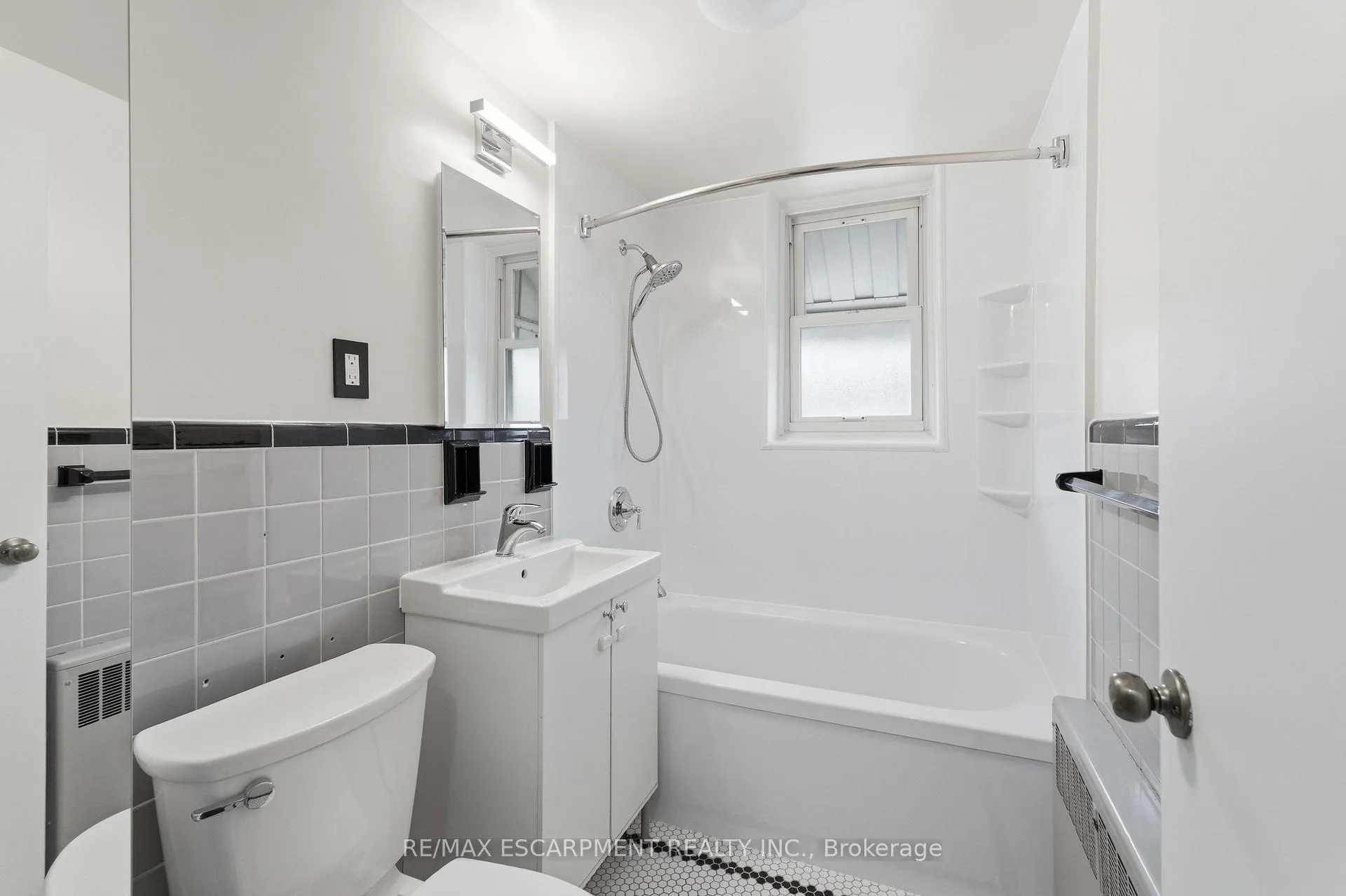 Photo 11 of Unit 23, 231 MacNab Street S, Hamilton, Durand — HOMEH