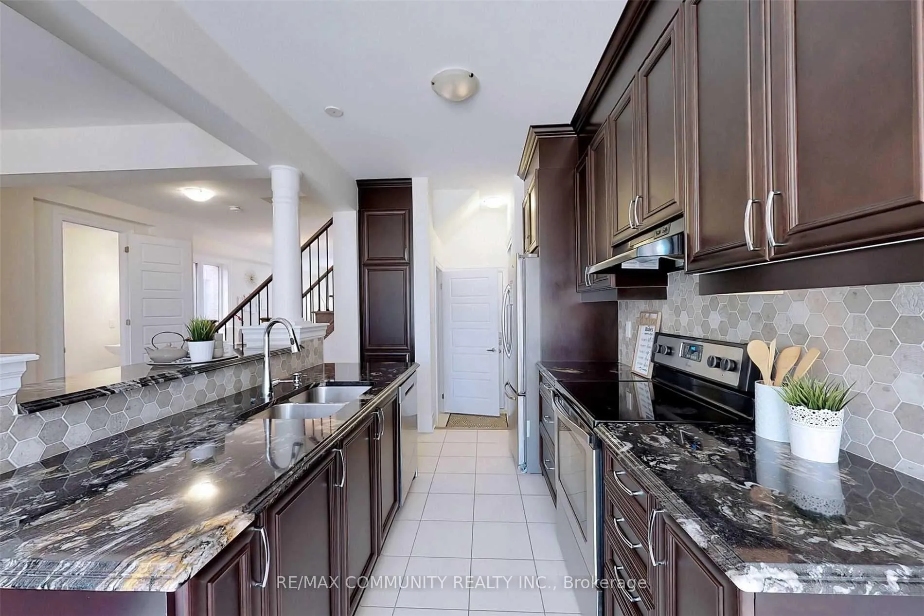 Photo 14 of 190 Westfield Drive, Whitby, Lynde Creek — HOMEH