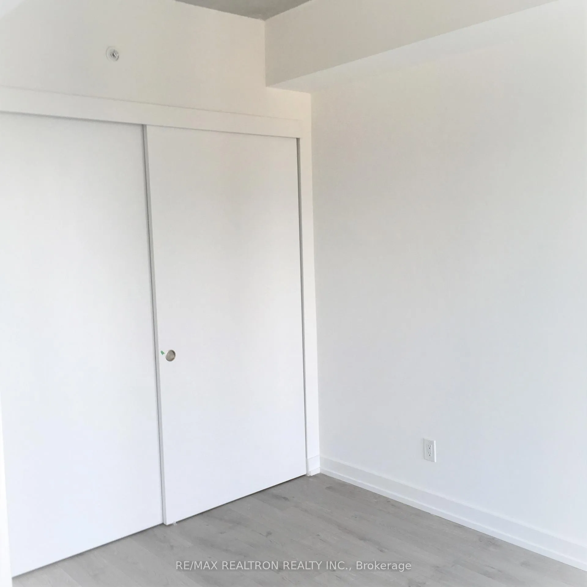 Photo 6 of Unit 2014, 161 Roehampton Avenue, Toronto, Mount Pleasant West — HOMEH
