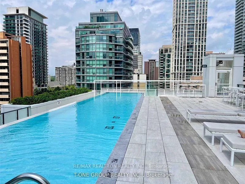 Photo 12 of Unit 2014, 161 Roehampton Avenue, Toronto, Mount Pleasant West — HOMEH