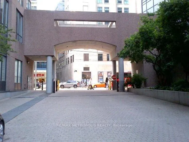 Photo 3 of Unit 816, 7 Carlton Street, Toronto, Church-Yonge Corridor — HOMEH