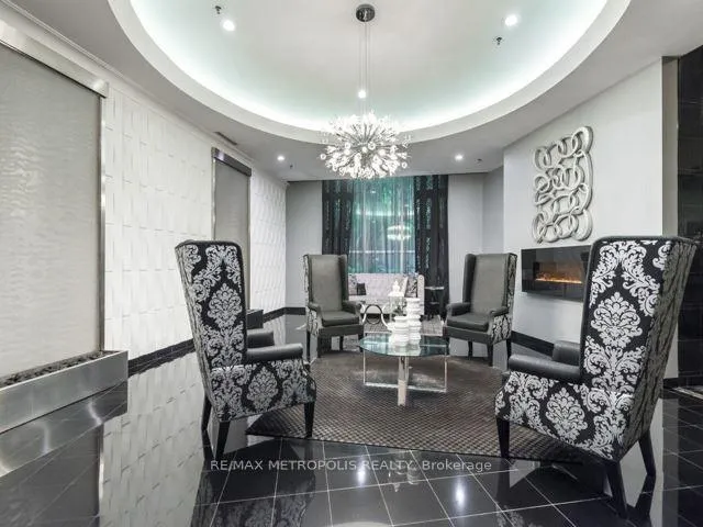 Photo 7 of Unit 816, 7 Carlton Street, Toronto, Church-Yonge Corridor — HOMEH