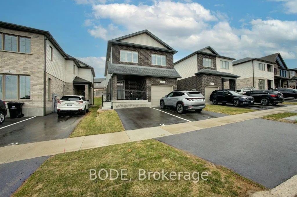 Photo 2 of Unit 2, 11 Rockcliffe Drive, Kitchener — HOMEH