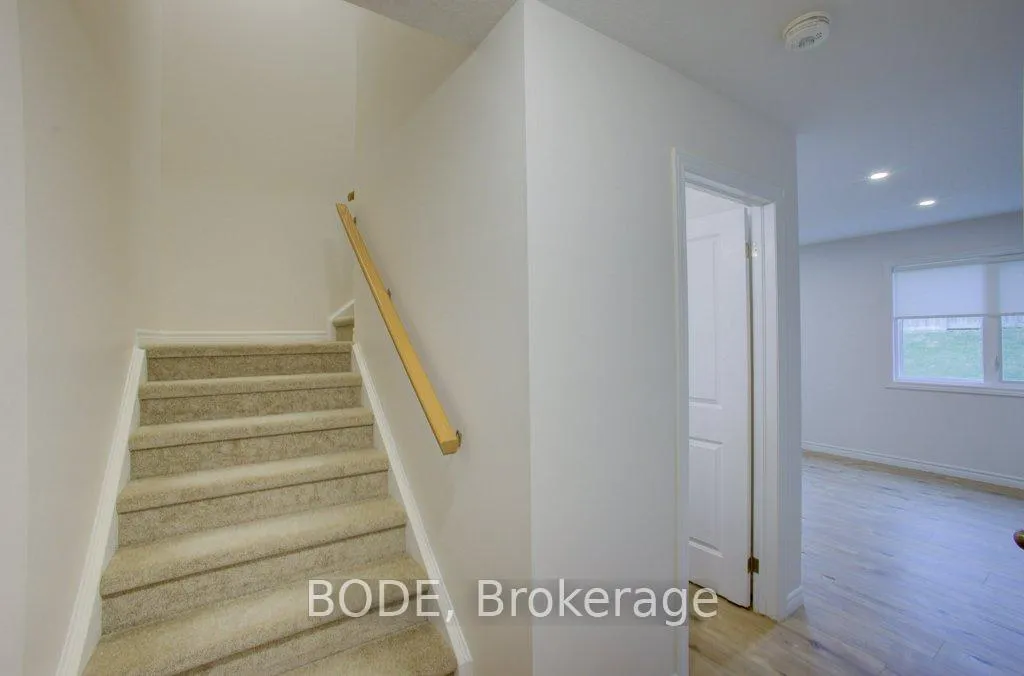 Photo 5 of Unit 2, 11 Rockcliffe Drive, Kitchener — HOMEH