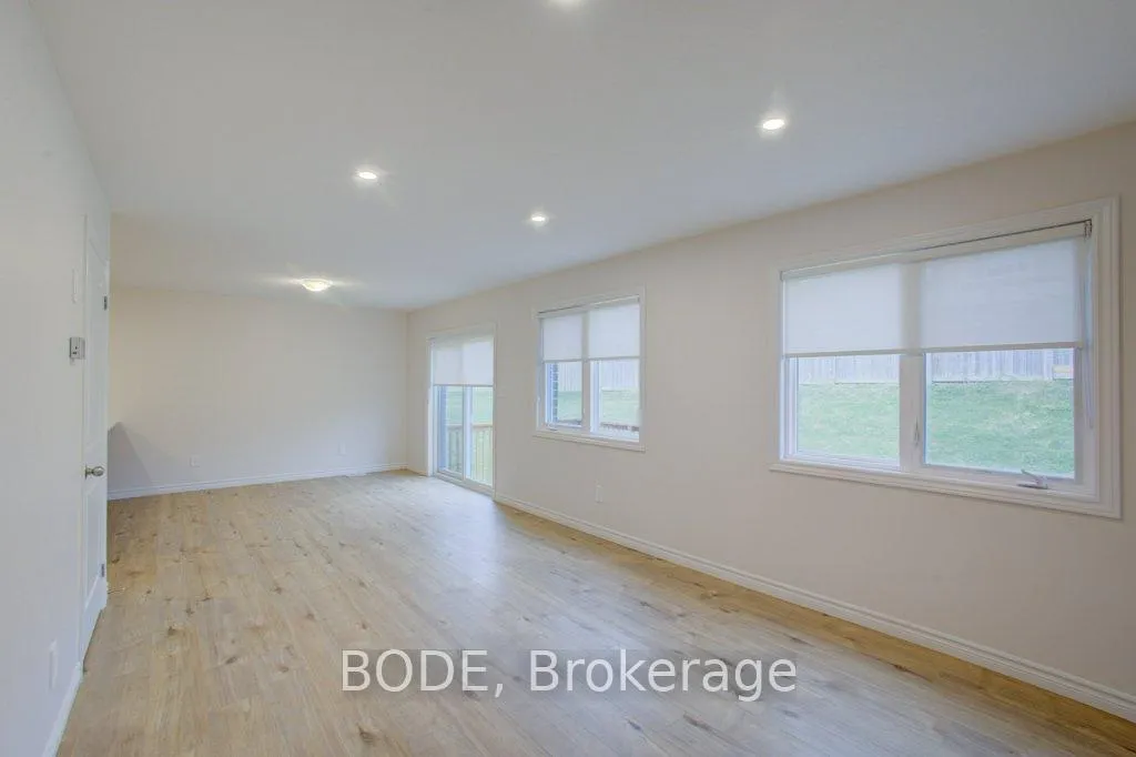Photo 8 of Unit 2, 11 Rockcliffe Drive, Kitchener — HOMEH
