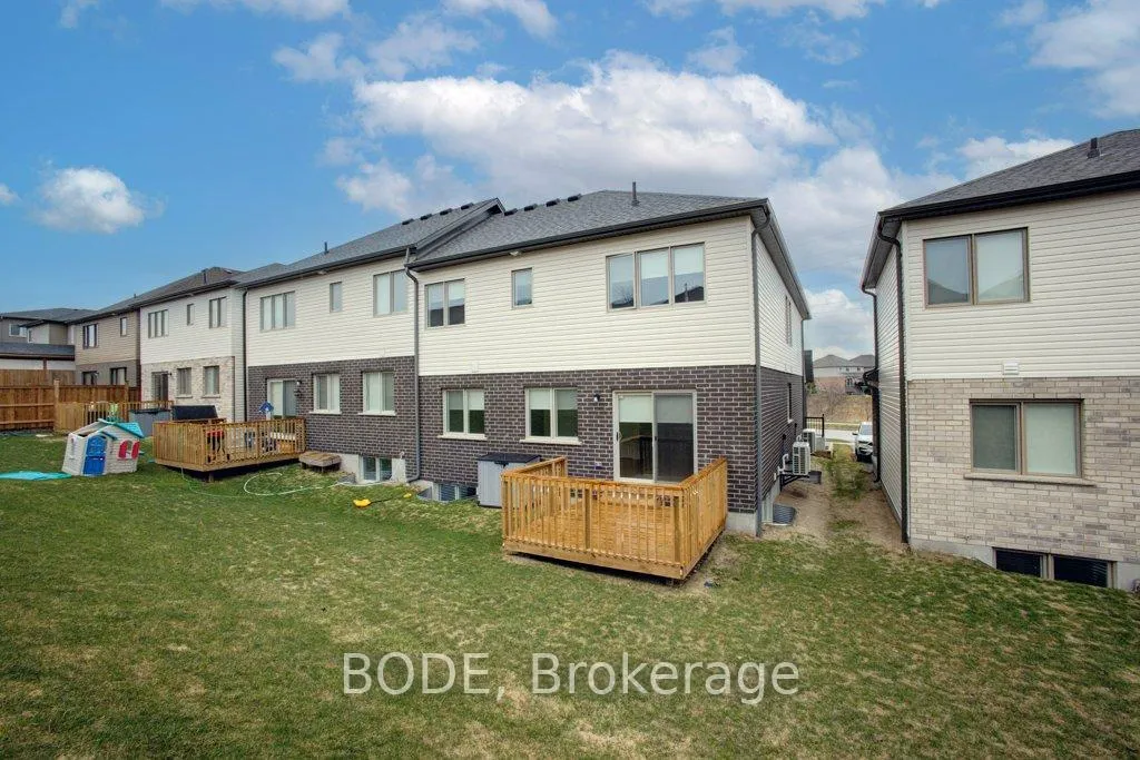 Photo 25 of Unit 2, 11 Rockcliffe Drive, Kitchener — HOMEH