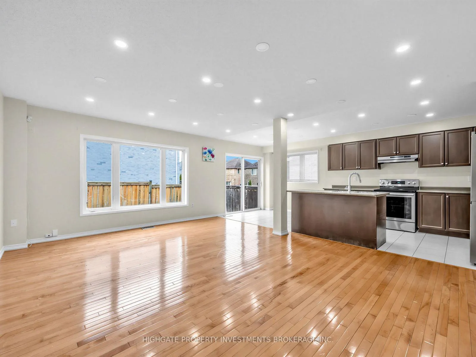 Photo 7 of 9 Barnham Street, Ajax, Northeast Ajax — HOMEH