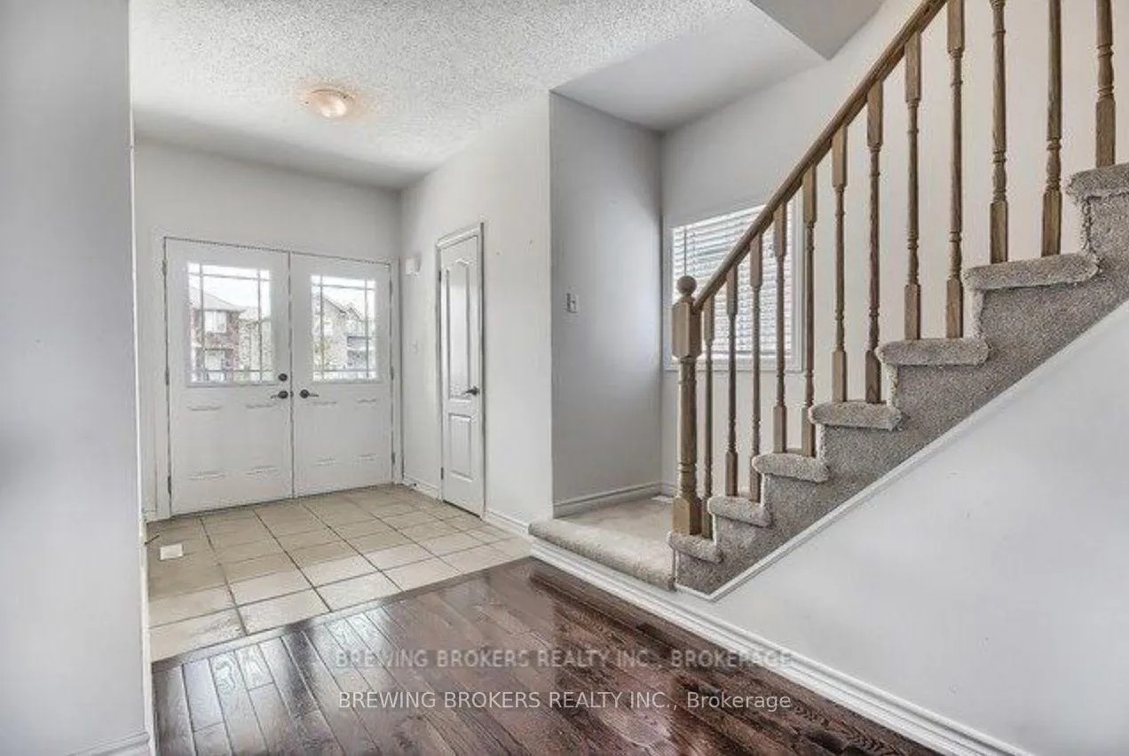 Photo 2 of 4 Gwendolyn Street, Barrie, Painswick South — HOMEH