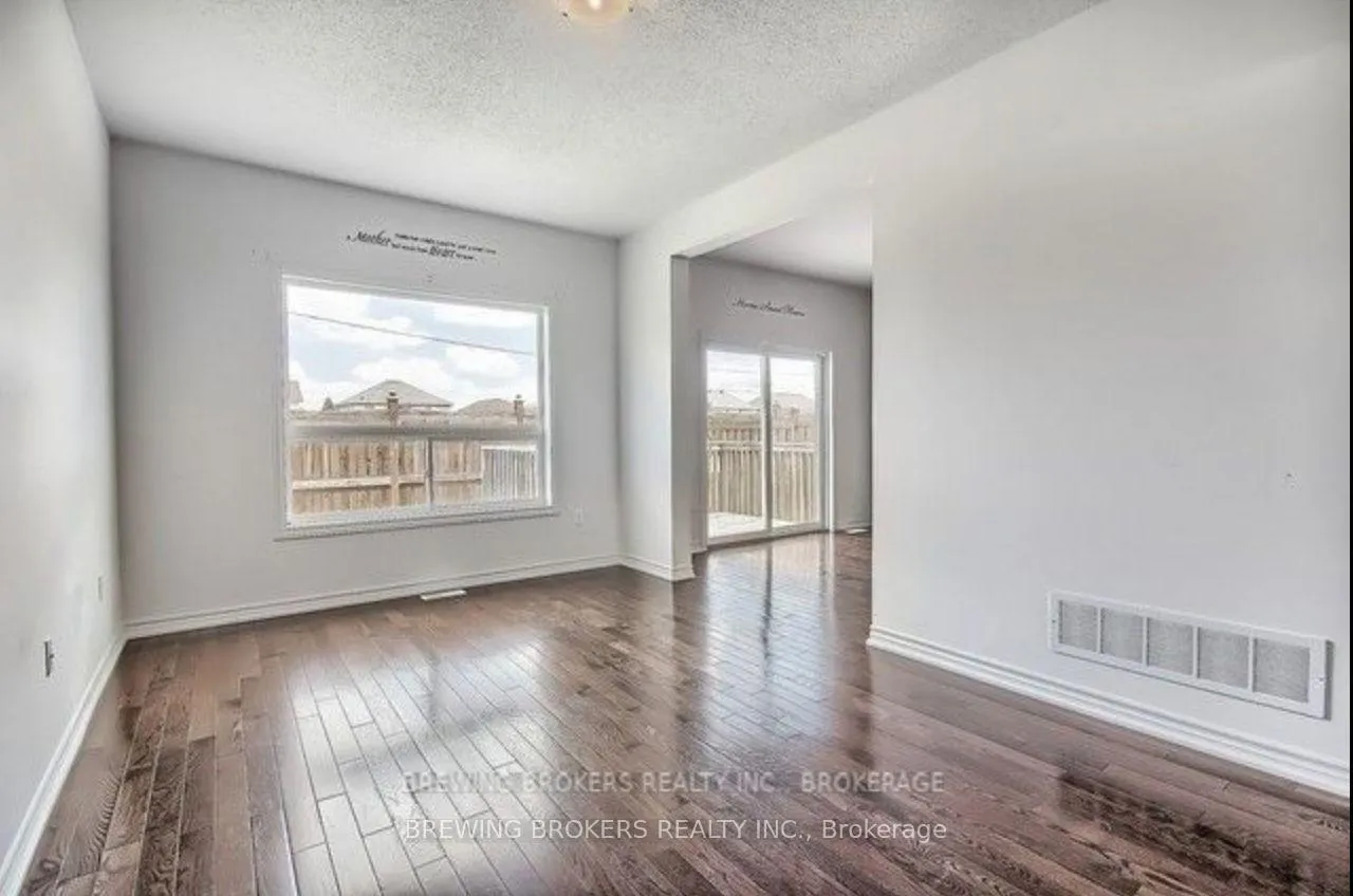 Photo 7 of 4 Gwendolyn Street, Barrie, Painswick South — HOMEH