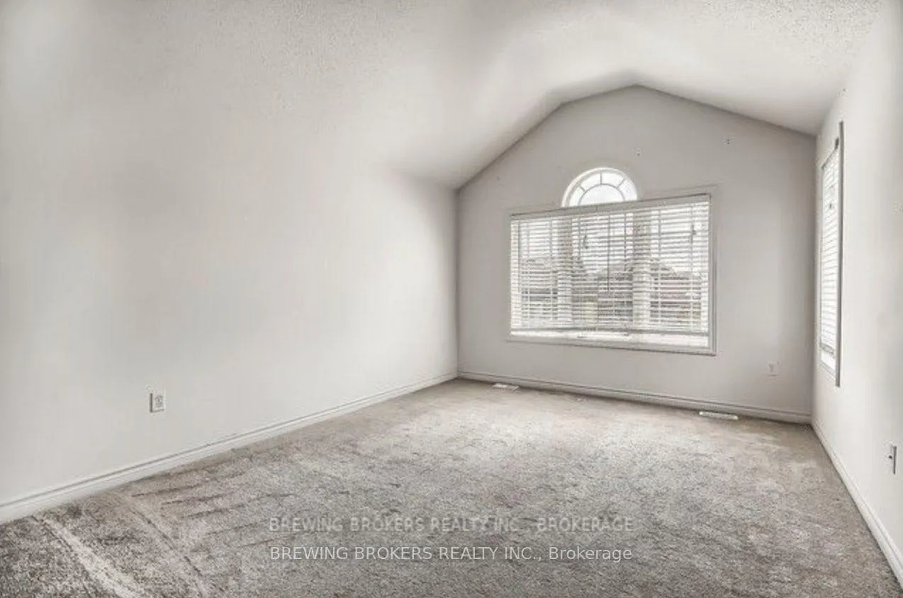 Photo 10 of 4 Gwendolyn Street, Barrie, Painswick South — HOMEH