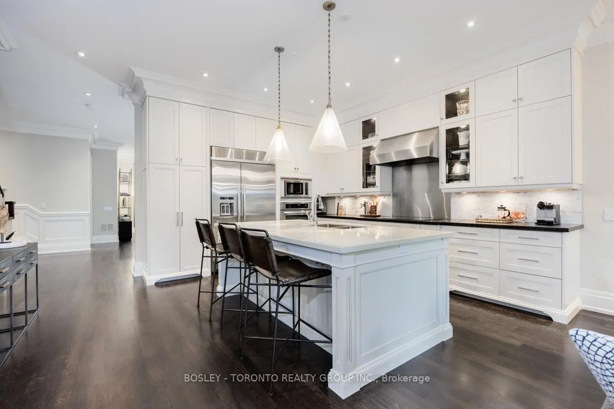 Photo 10 of 39 Camberwell Road, Toronto, Humewood-Cedarvale — HOMEH