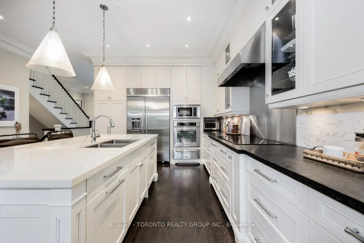 Photo 11 of 39 Camberwell Road, Toronto, Humewood-Cedarvale — HOMEH