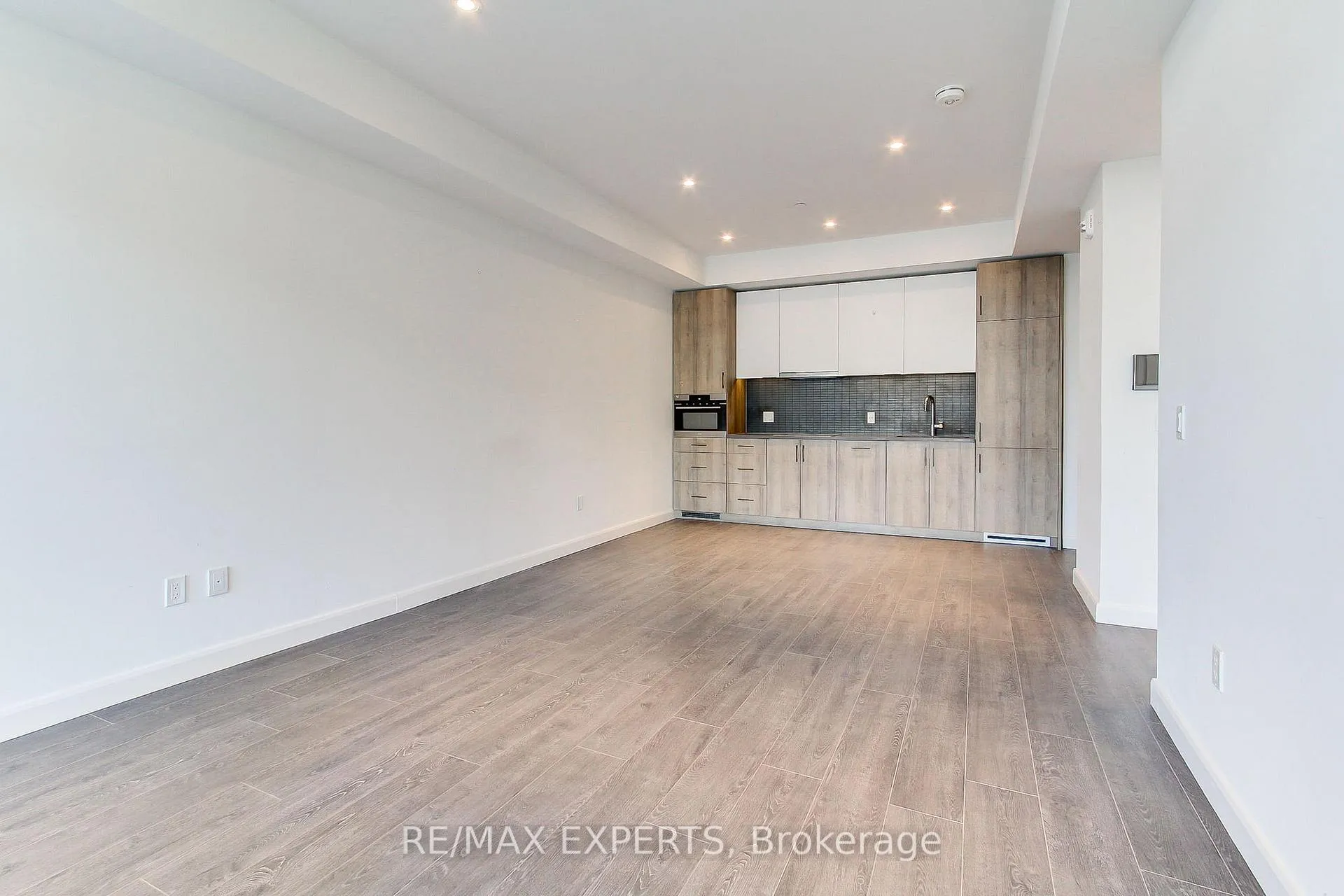 Photo 22 of Unit 103, 741 King Street, Kitchener — HOMEH