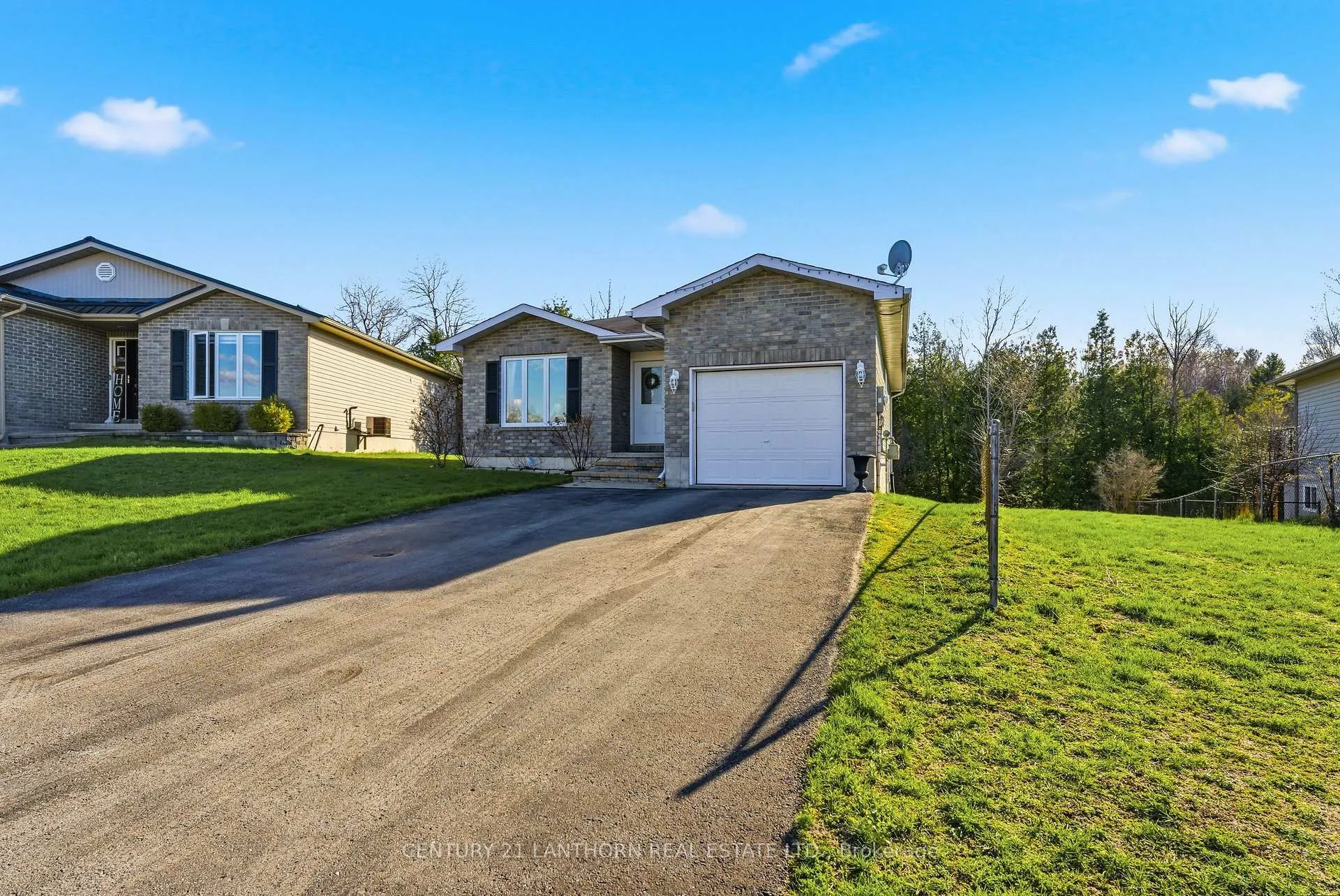 Photo 3 of 167 Nicholas Street, Quinte West, Murray Ward — HOMEH