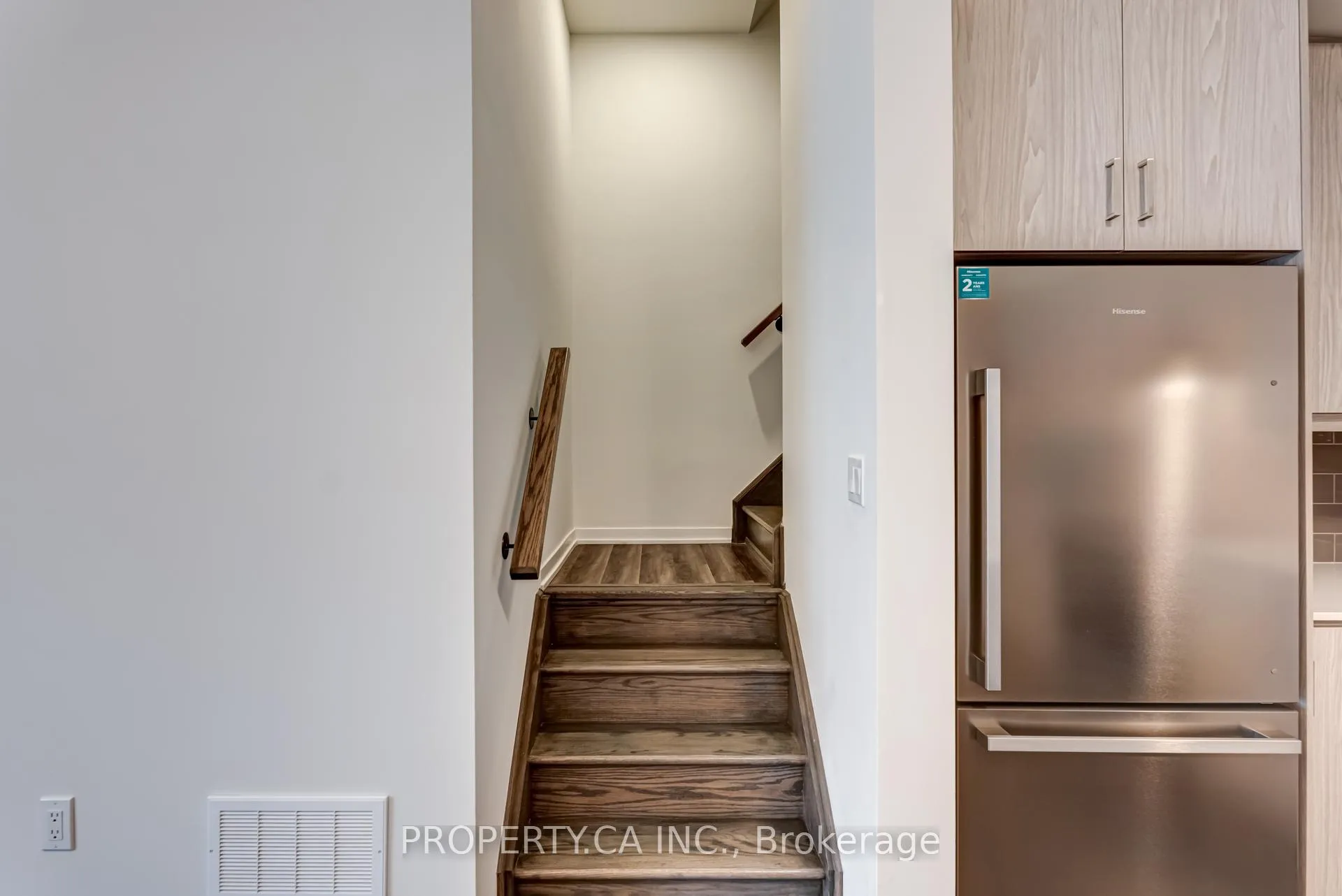 Photo 10 of Unit TH377, 80 Honeycrisp Crescent, Vaughan, Vaughan Corporate Centre — HOMEH