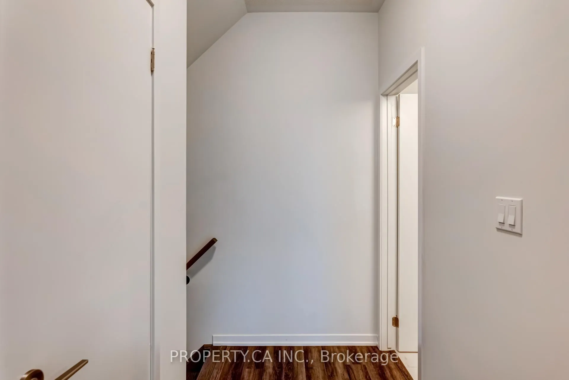 Photo 12 of Unit TH377, 80 Honeycrisp Crescent, Vaughan, Vaughan Corporate Centre — HOMEH