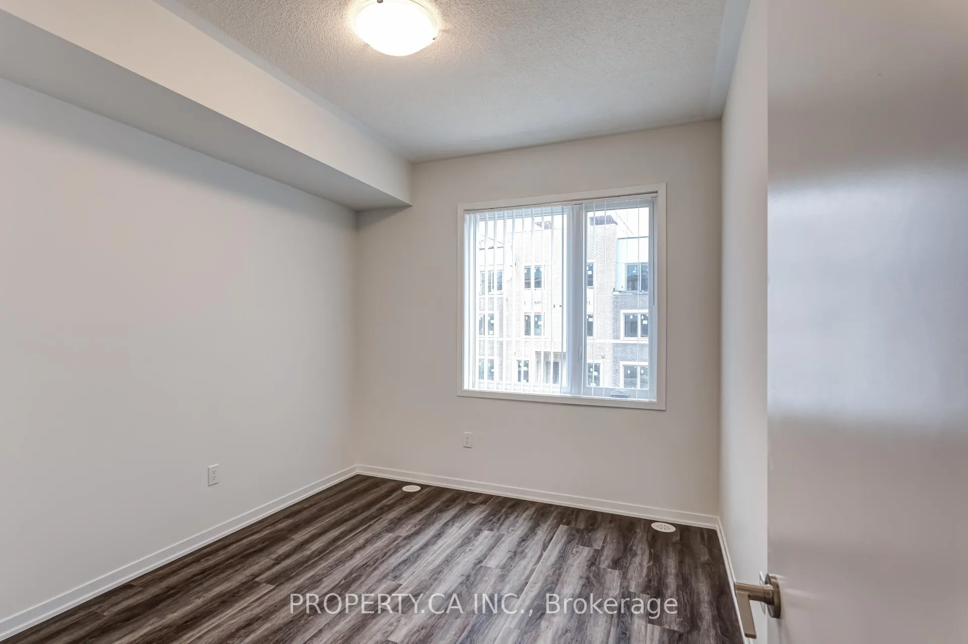 Photo 14 of Unit TH377, 80 Honeycrisp Crescent, Vaughan, Vaughan Corporate Centre — HOMEH