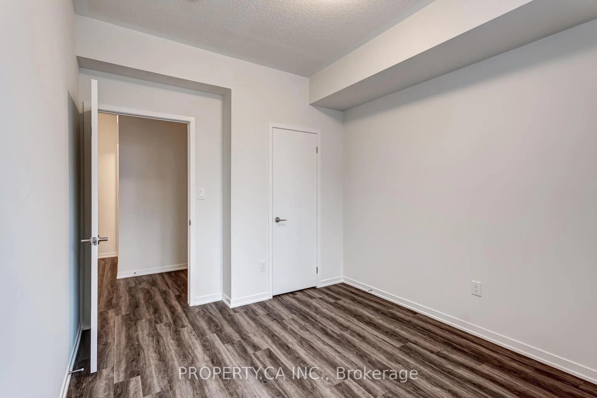 Photo 16 of Unit TH377, 80 Honeycrisp Crescent, Vaughan, Vaughan Corporate Centre — HOMEH