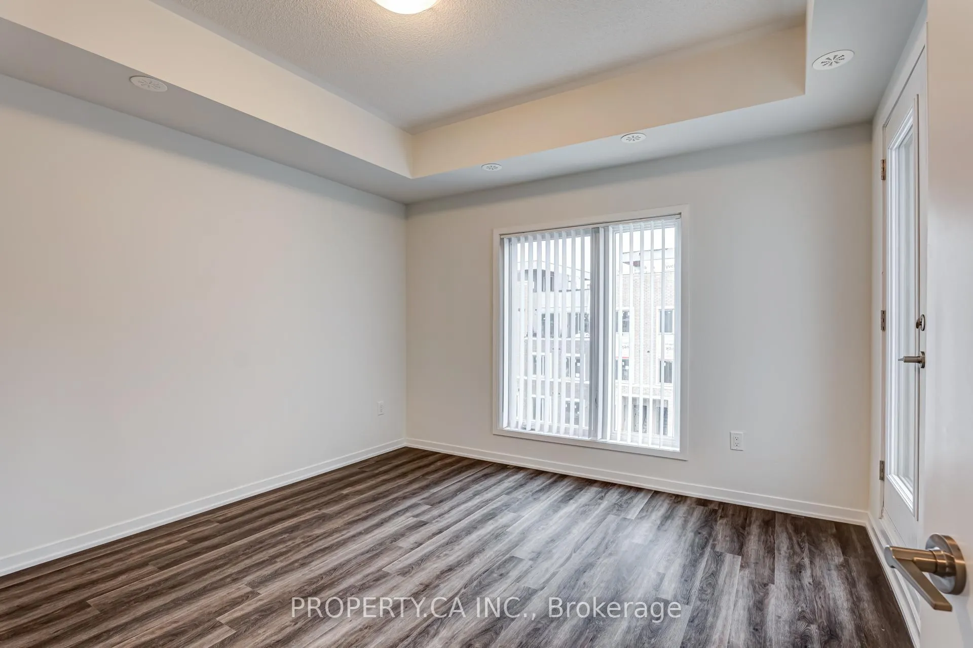 Photo 24 of Unit TH377, 80 Honeycrisp Crescent, Vaughan, Vaughan Corporate Centre — HOMEH