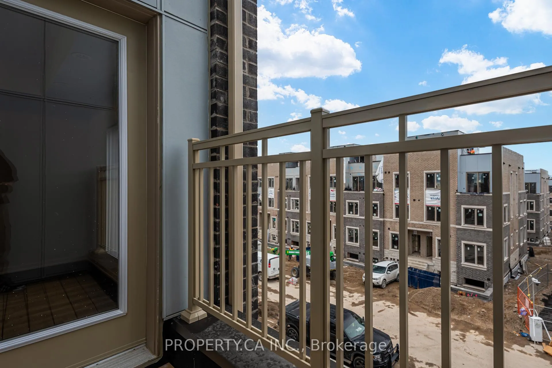 Photo 31 of Unit TH377, 80 Honeycrisp Crescent, Vaughan, Vaughan Corporate Centre — HOMEH