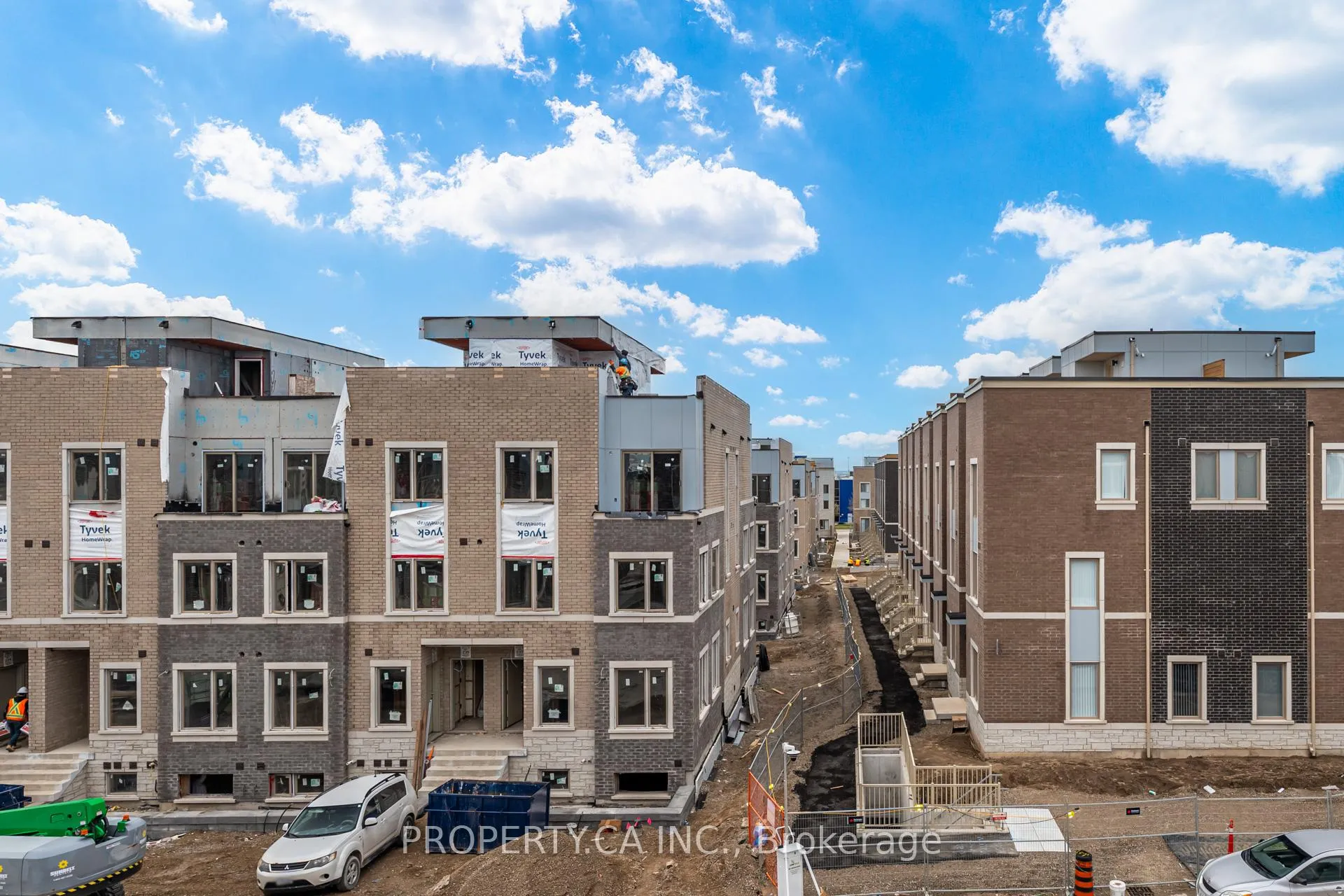 Photo 32 of Unit TH377, 80 Honeycrisp Crescent, Vaughan, Vaughan Corporate Centre — HOMEH