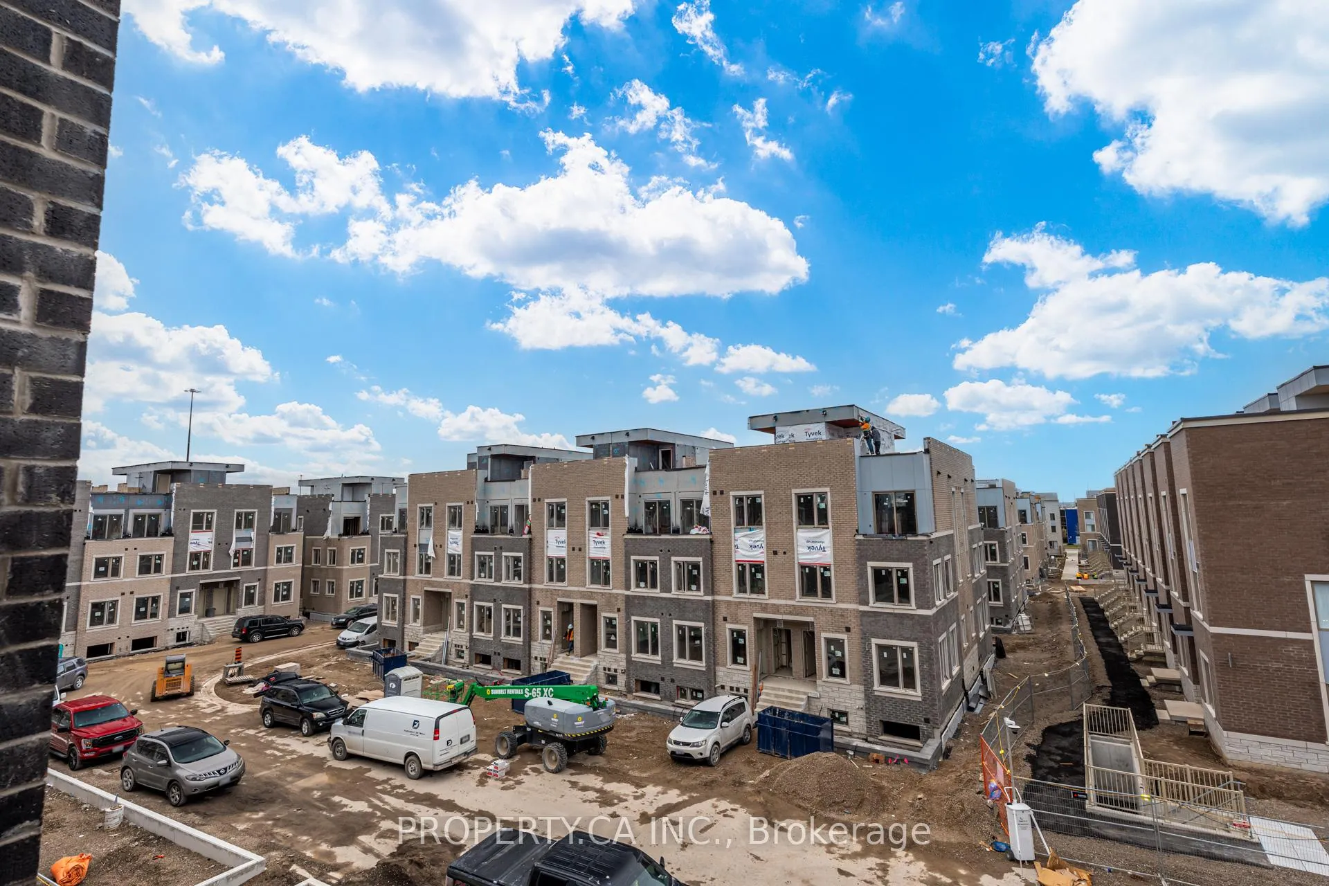 Photo 33 of Unit TH377, 80 Honeycrisp Crescent, Vaughan, Vaughan Corporate Centre — HOMEH
