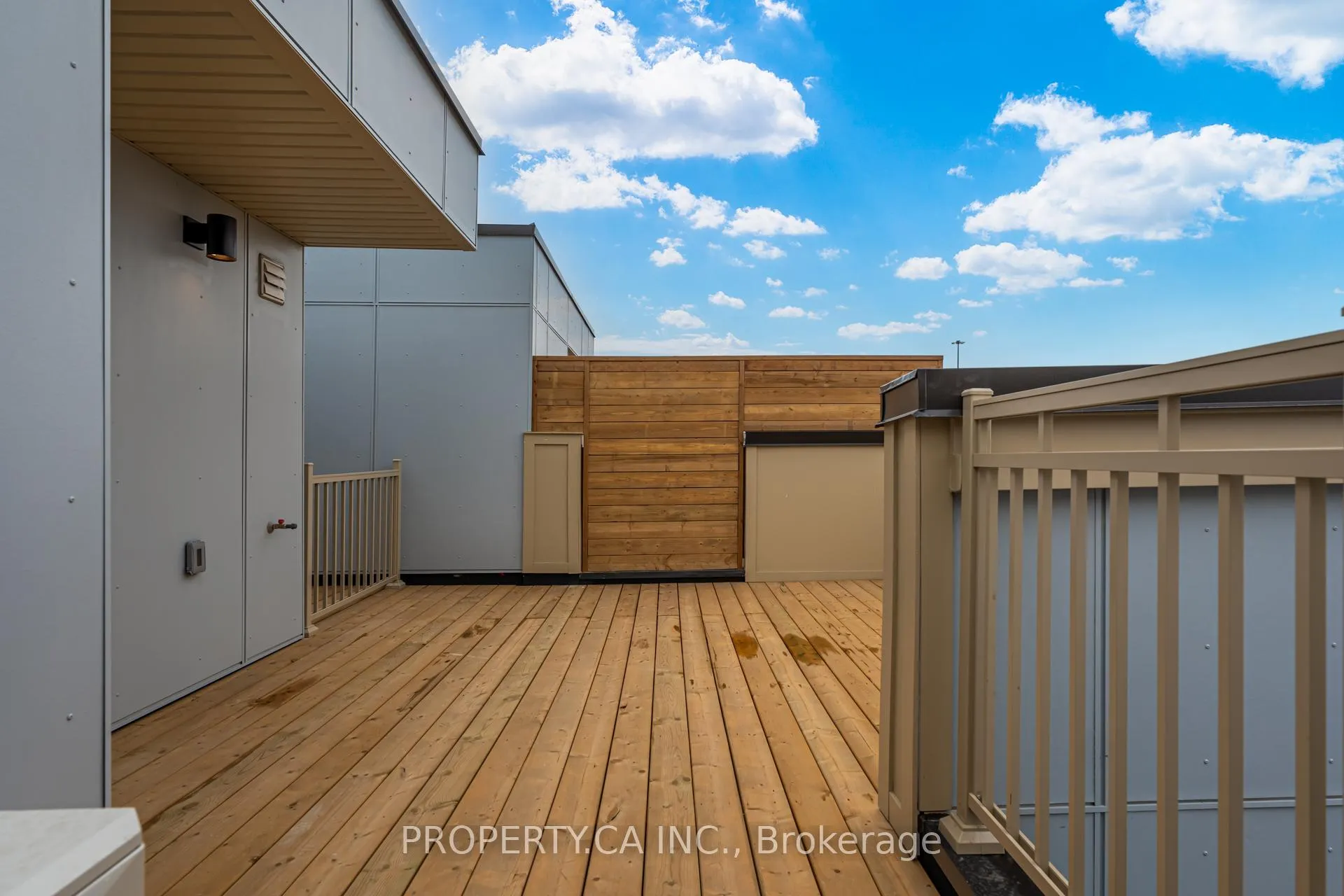Photo 36 of Unit TH377, 80 Honeycrisp Crescent, Vaughan, Vaughan Corporate Centre — HOMEH