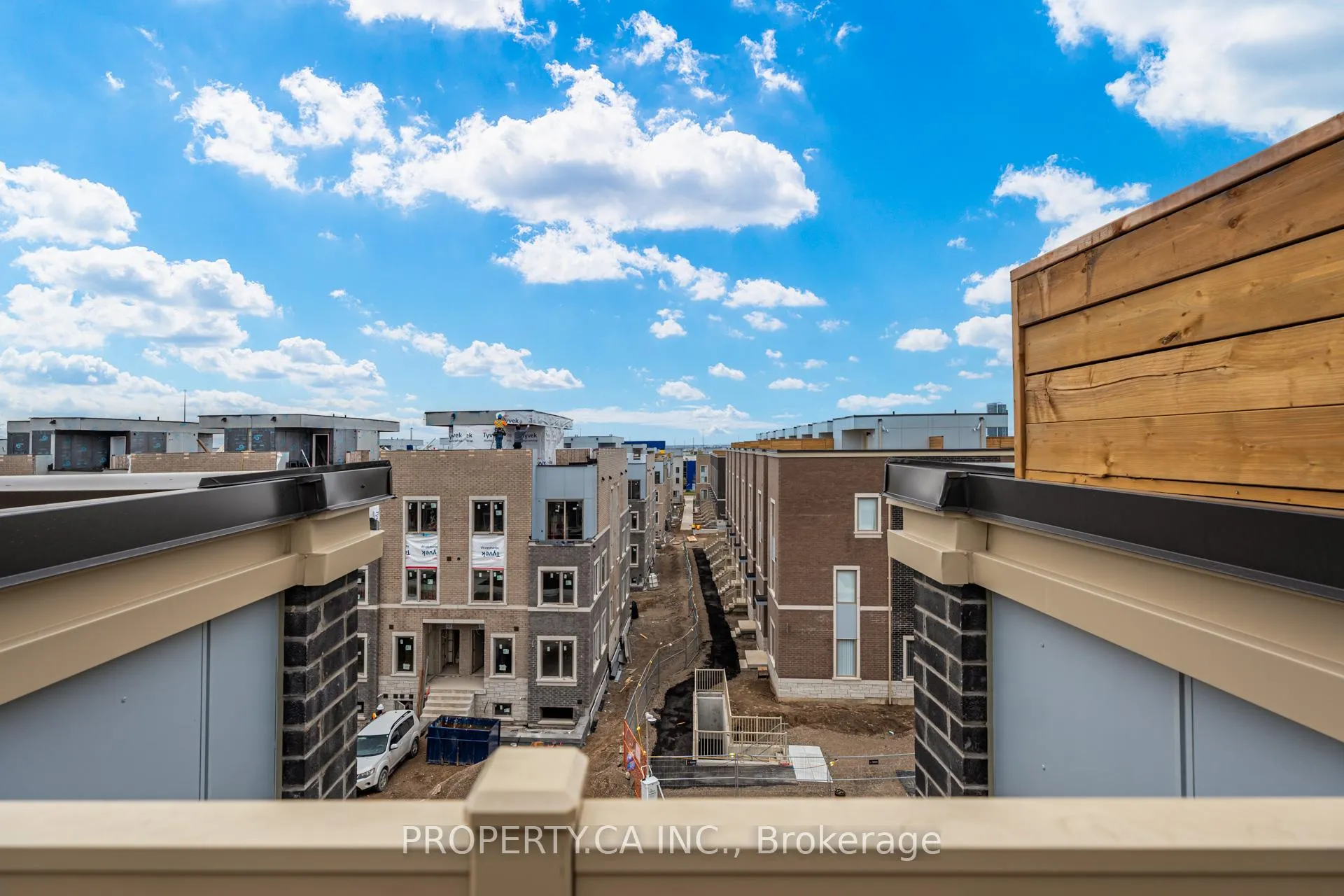 Photo 37 of Unit TH377, 80 Honeycrisp Crescent, Vaughan, Vaughan Corporate Centre — HOMEH