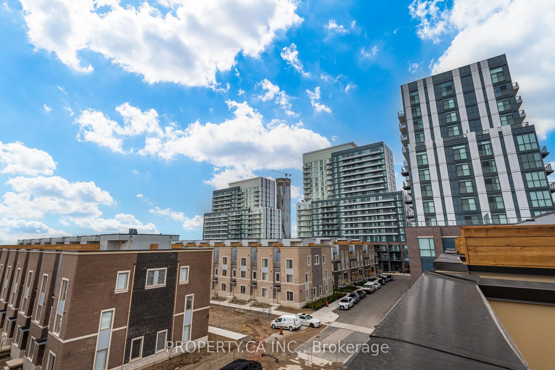 Photo 38 of Unit TH377, 80 Honeycrisp Crescent, Vaughan, Vaughan Corporate Centre — HOMEH