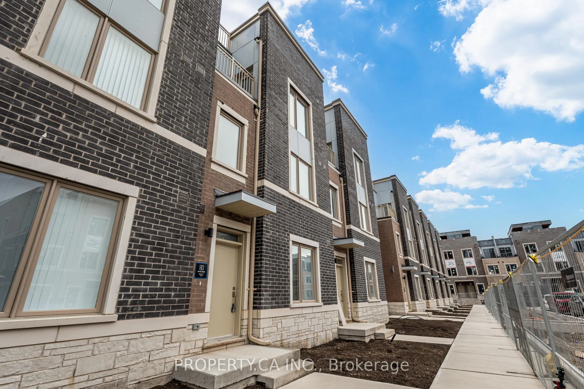 Photo 39 of Unit TH377, 80 Honeycrisp Crescent, Vaughan, Vaughan Corporate Centre — HOMEH