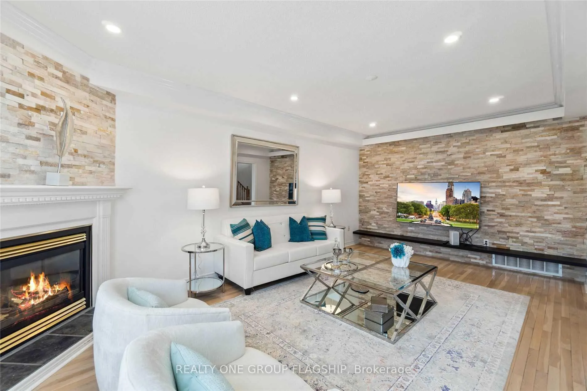 Photo 11 of 355 Carruthers Avenue, Newmarket, Summerhill Estates — HOMEH