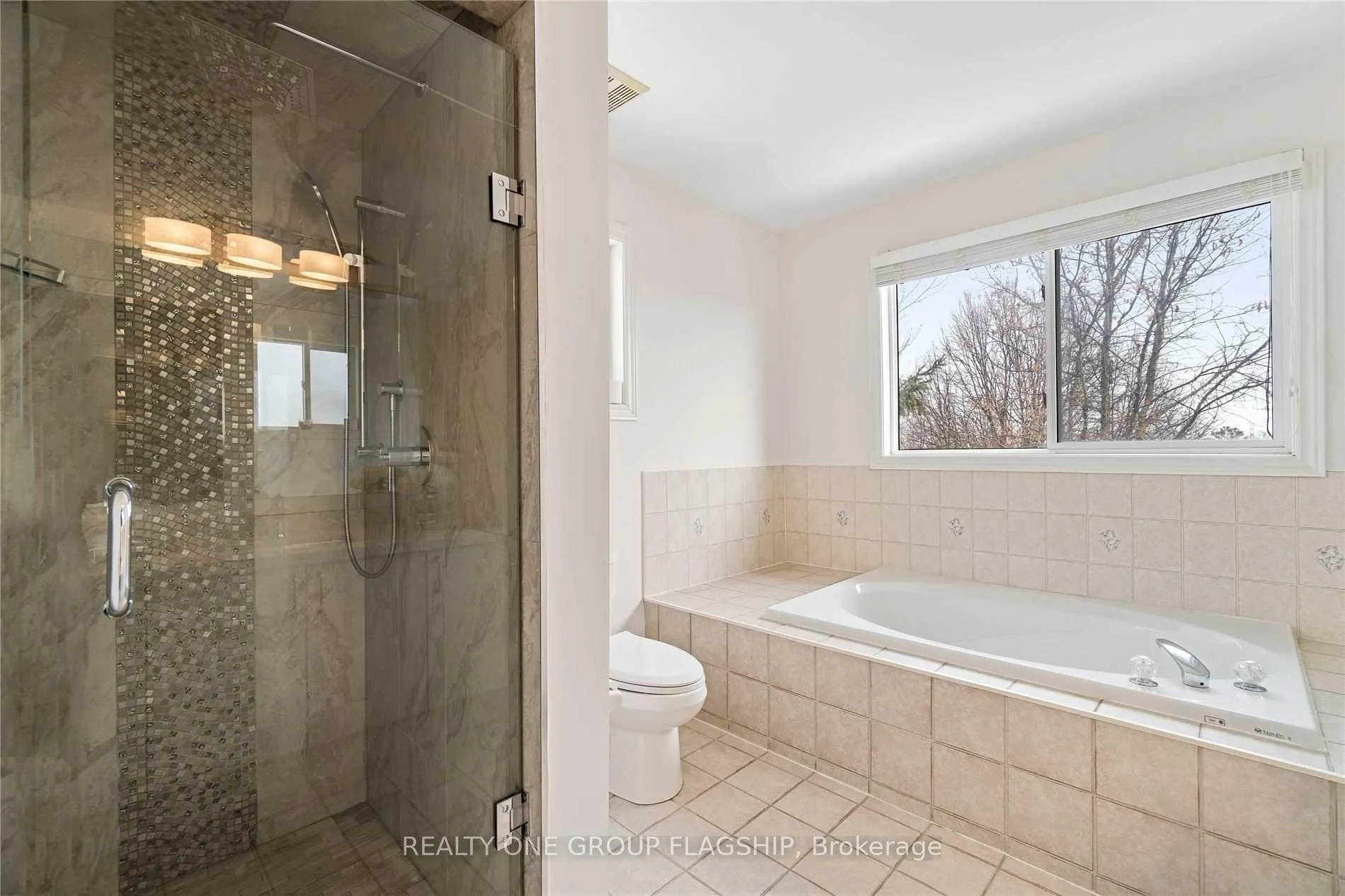 Photo 24 of 355 Carruthers Avenue, Newmarket, Summerhill Estates — HOMEH