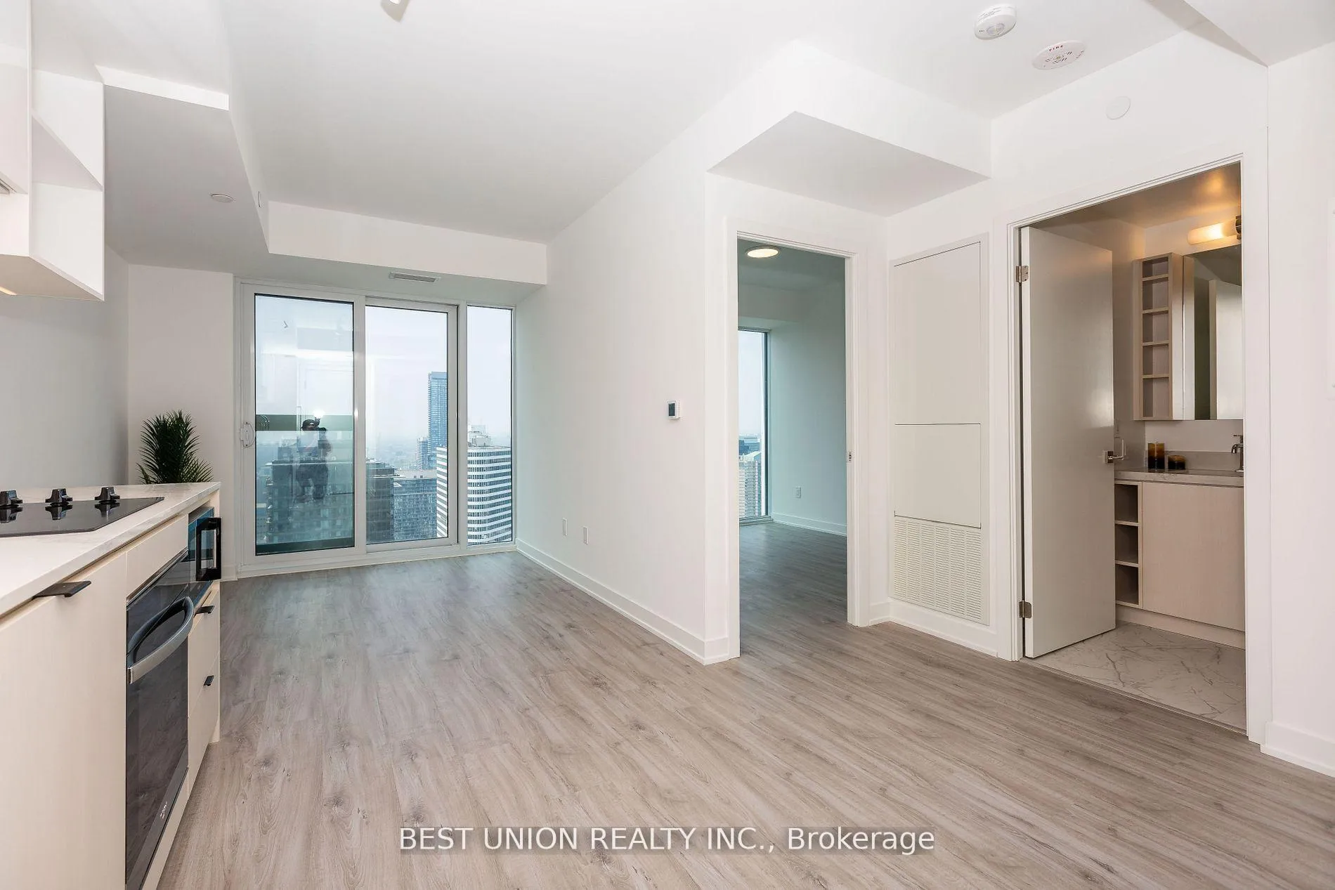 Photo 3 of Unit 4816, 252 Church Street E, Toronto, Church-Yonge Corridor — HOMEH