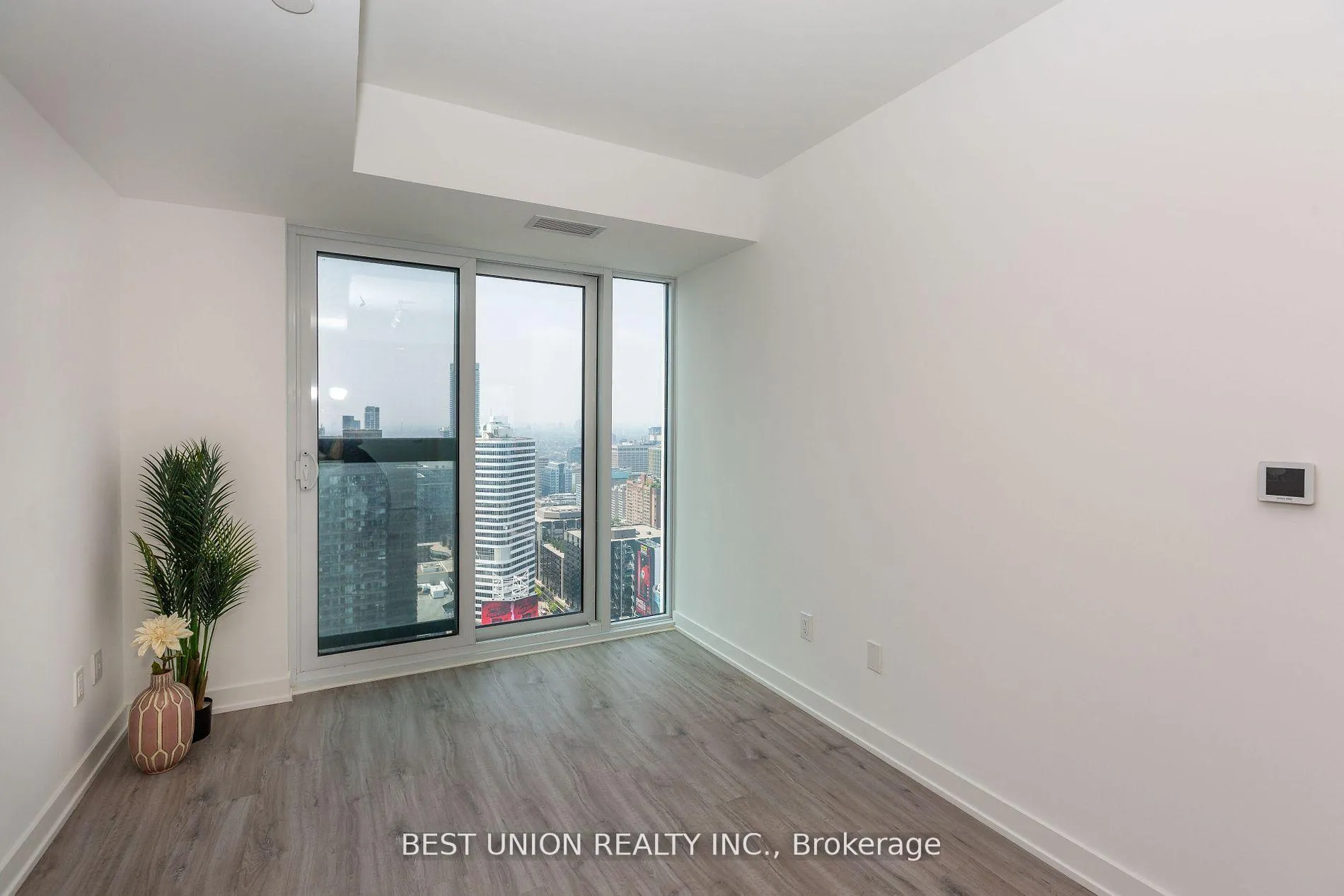 Photo 7 of Unit 4816, 252 Church Street E, Toronto, Church-Yonge Corridor — HOMEH
