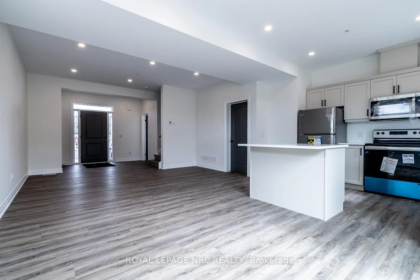 Photo 8 of Unit 17, 121A Moffatt Street, St. Catharines, Oakdale — HOMEH