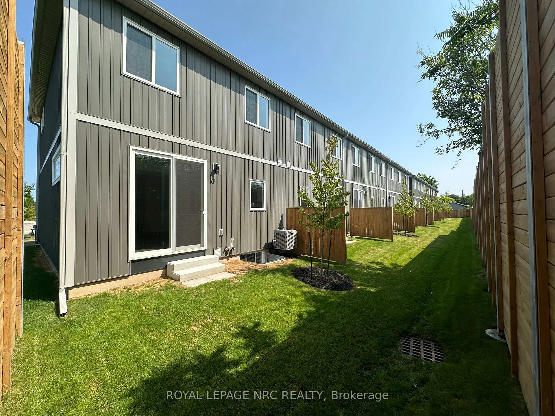 Photo 25 of Unit 17, 121A Moffatt Street, St. Catharines, Oakdale — HOMEH
