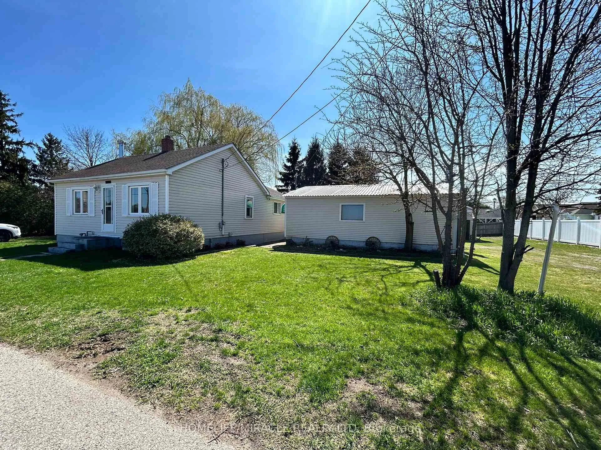Photo 1 of 1153 Bay Street, Norfolk, Port Rowan — HOMEH