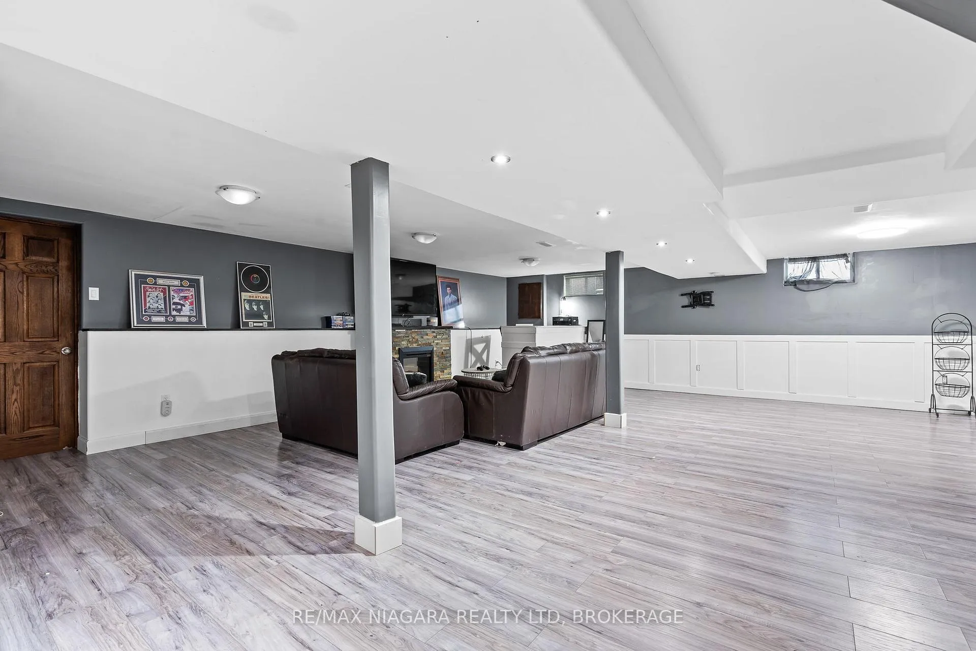 Photo 18 of 38 Acadia Crescent, St. Catharines, Secord Woods — HOMEH
