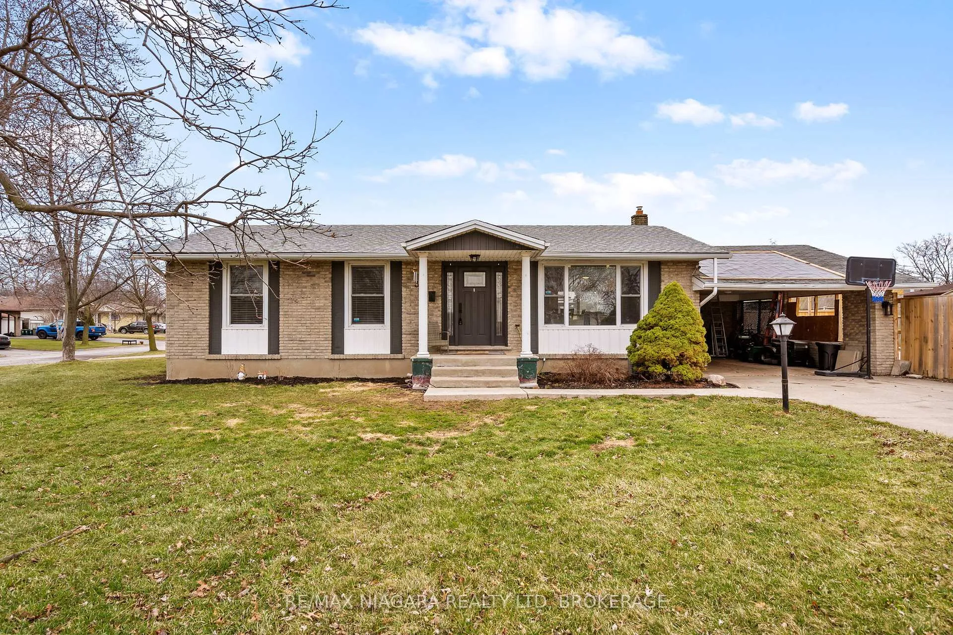Photo 25 of 38 Acadia Crescent, St. Catharines, Secord Woods — HOMEH