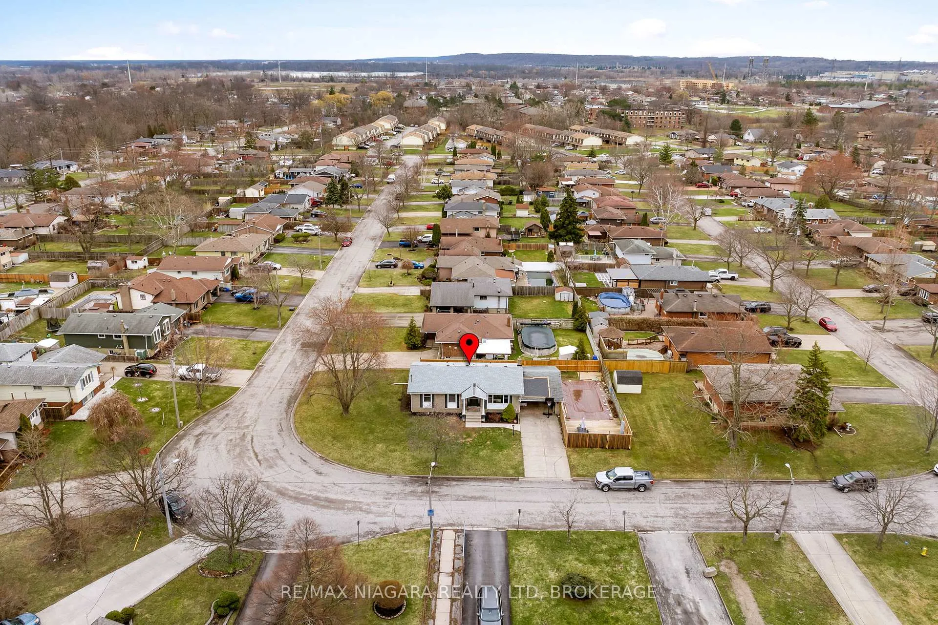 Photo 26 of 38 Acadia Crescent, St. Catharines, Secord Woods — HOMEH