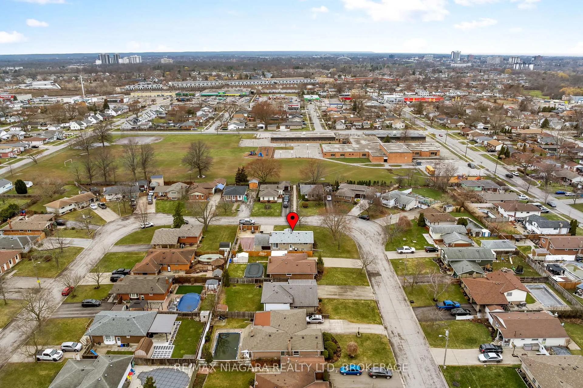 Photo 27 of 38 Acadia Crescent, St. Catharines, Secord Woods — HOMEH