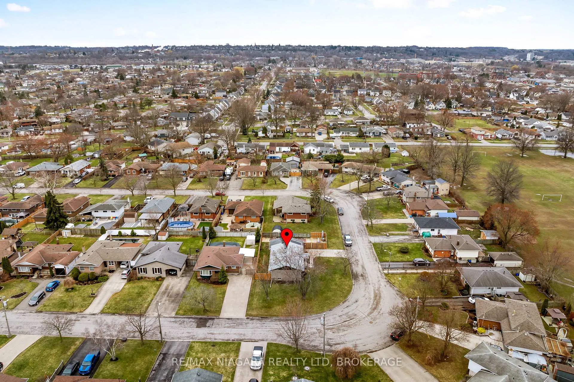 Photo 30 of 38 Acadia Crescent, St. Catharines, Secord Woods — HOMEH