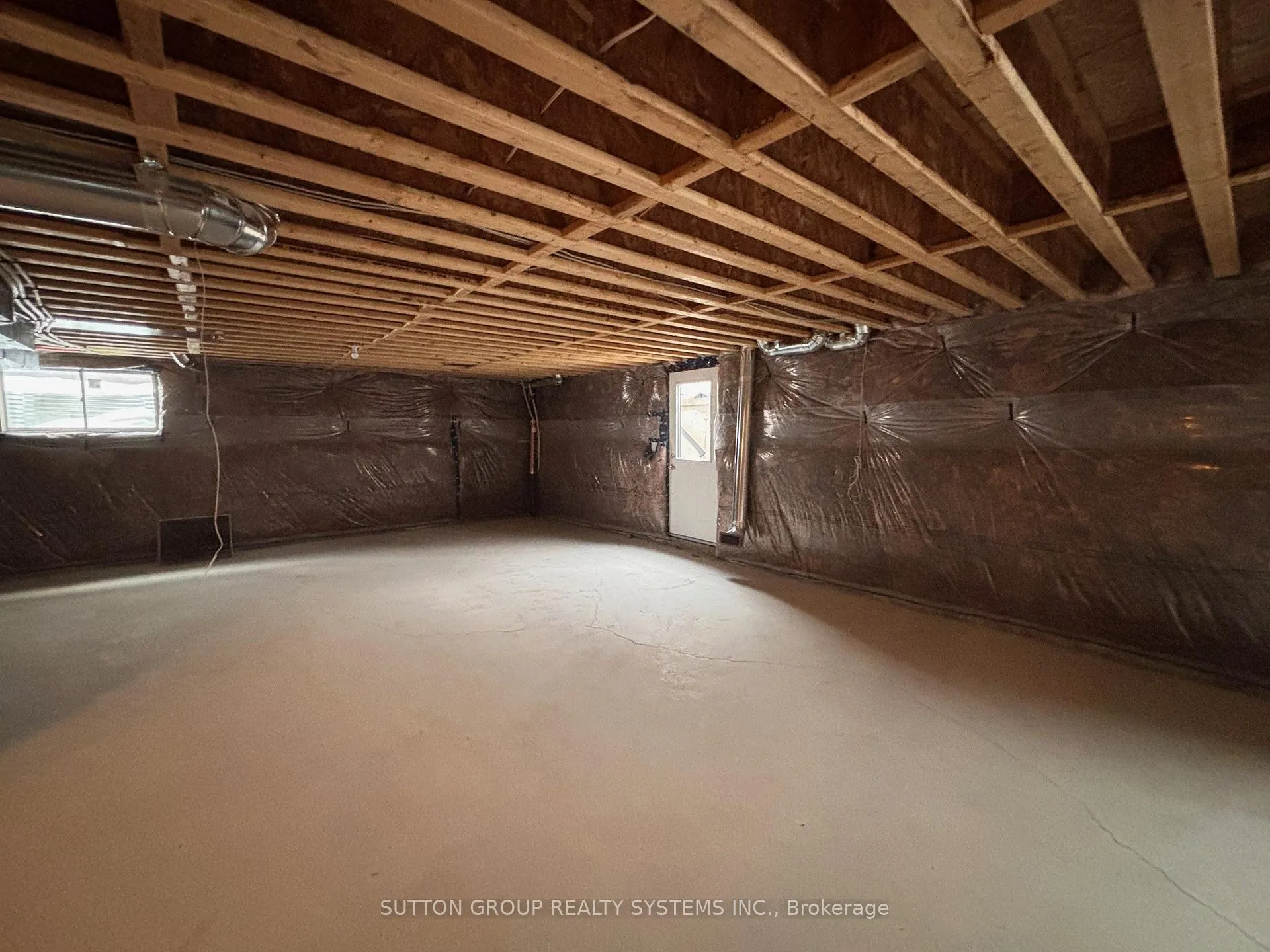 Photo 13 of 30 Rosanne Circle, Wasaga Beach — HOMEH