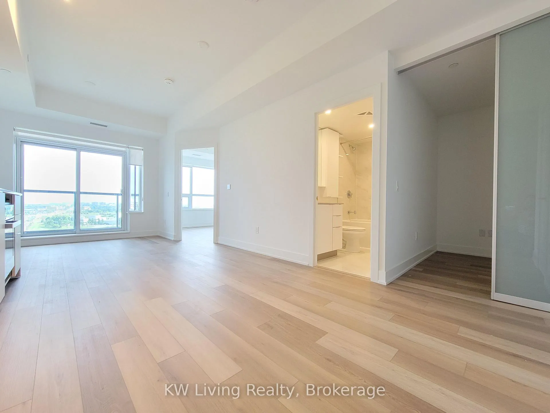 Photo 11 of Unit 1907, 8 Cedarland Drive, Markham, Unionville — HOMEH