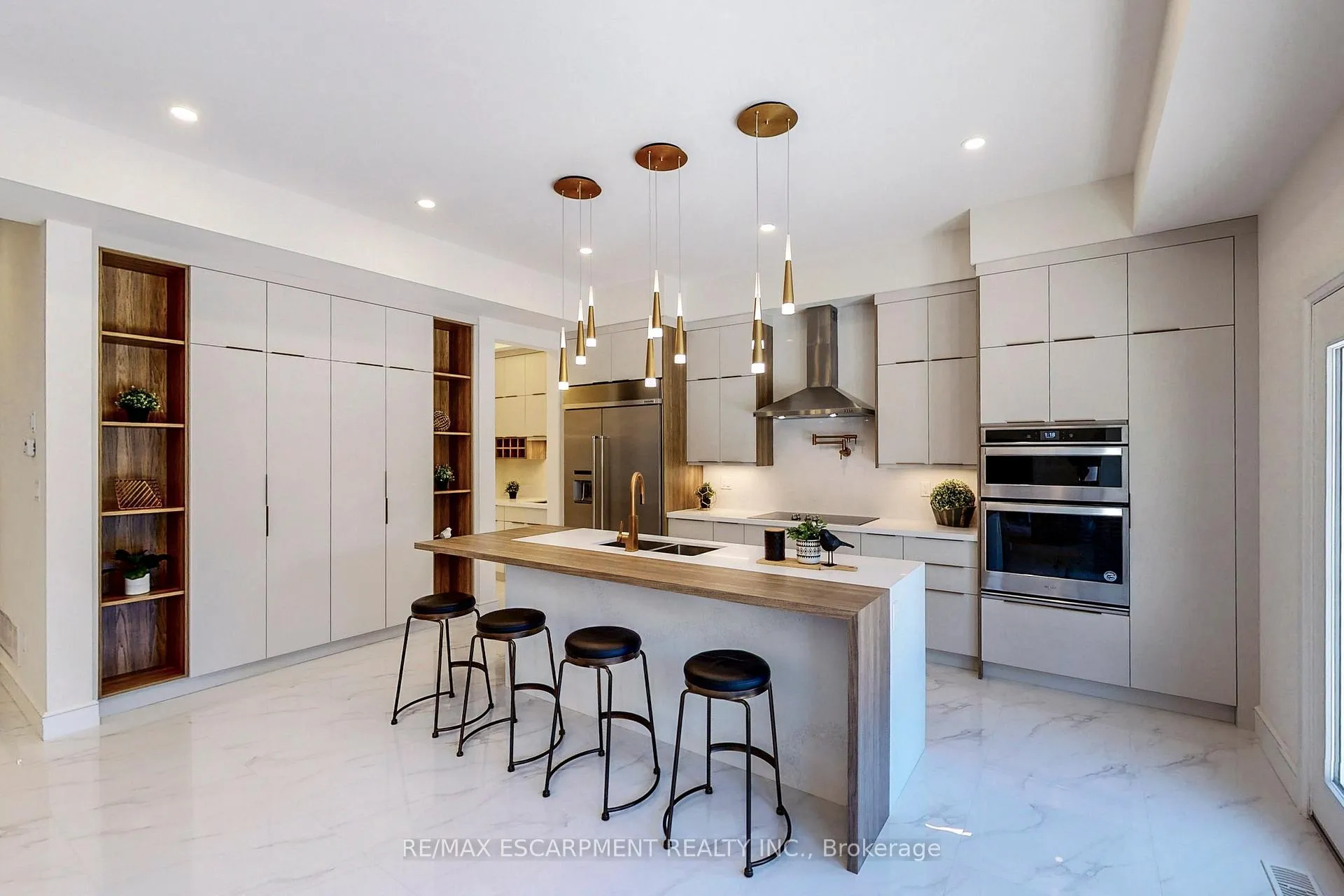 Photo 7 of 49 Roselawn Avenue, Hamilton, Ancaster — HOMEH