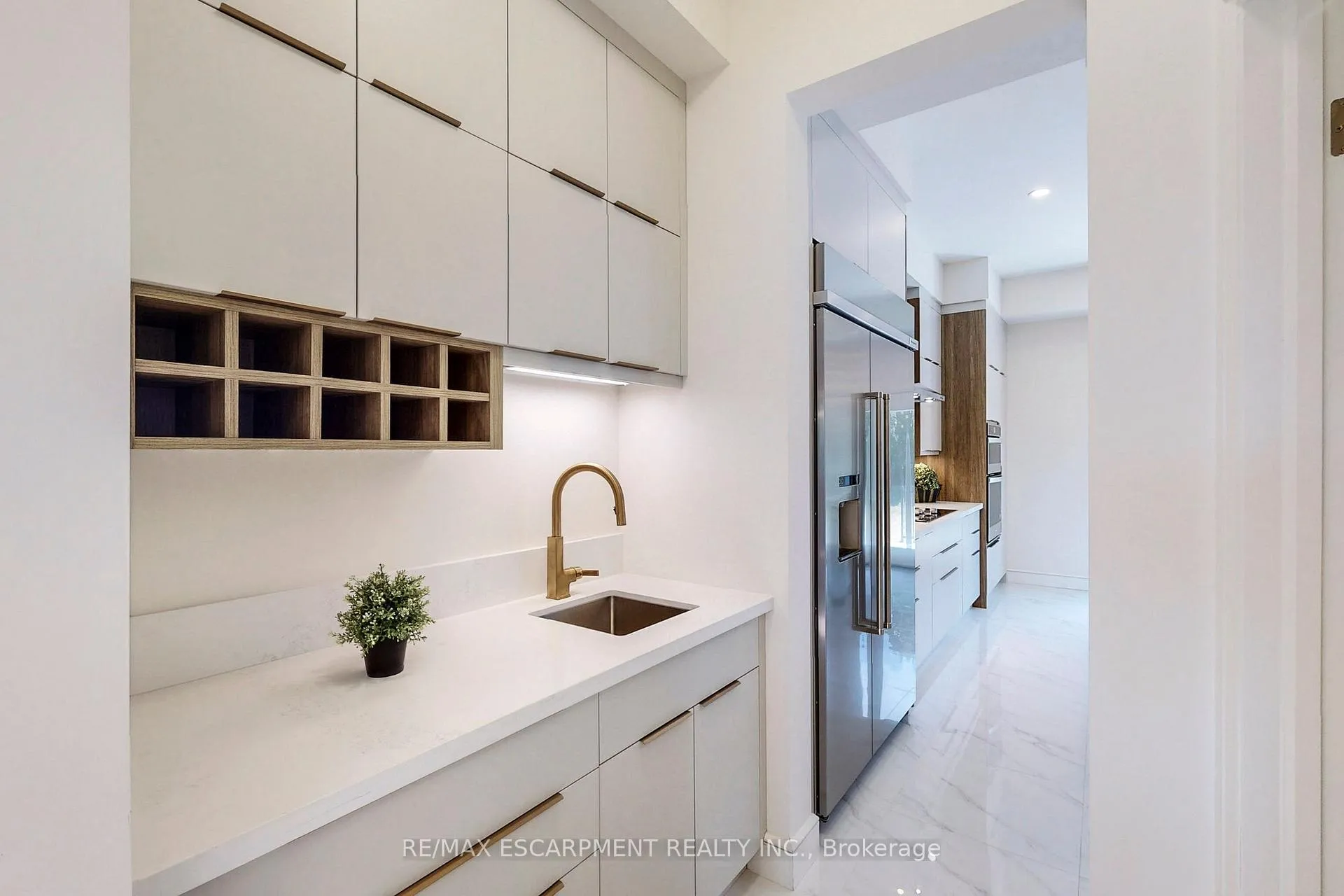 Photo 14 of 49 Roselawn Avenue, Hamilton, Ancaster — HOMEH