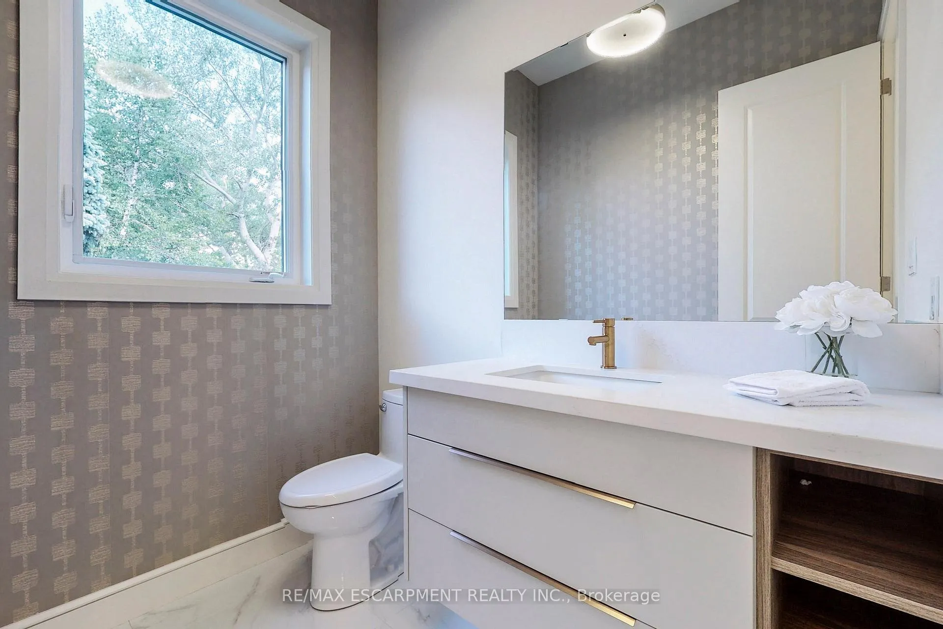 Photo 18 of 49 Roselawn Avenue, Hamilton, Ancaster — HOMEH