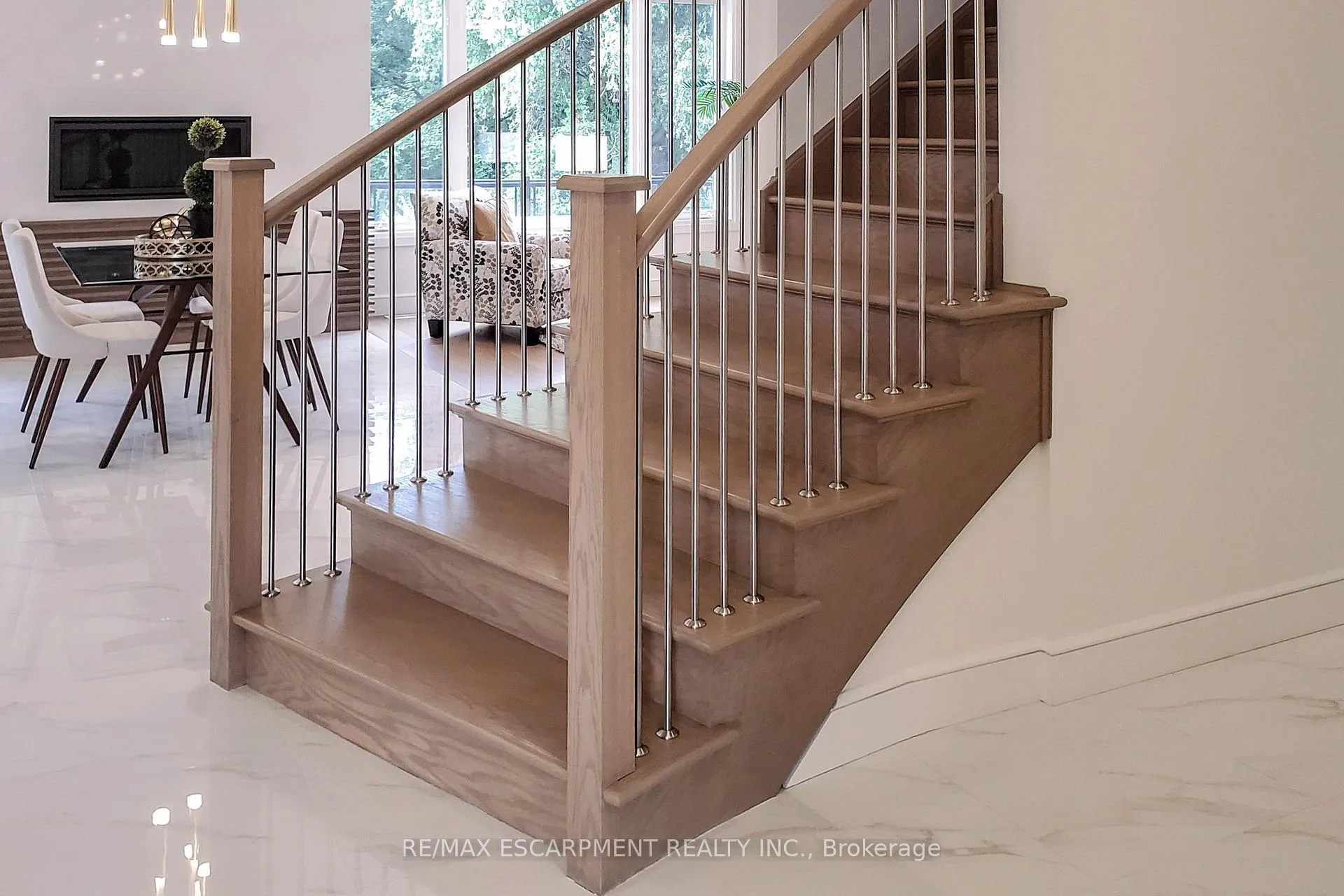 Photo 21 of 49 Roselawn Avenue, Hamilton, Ancaster — HOMEH