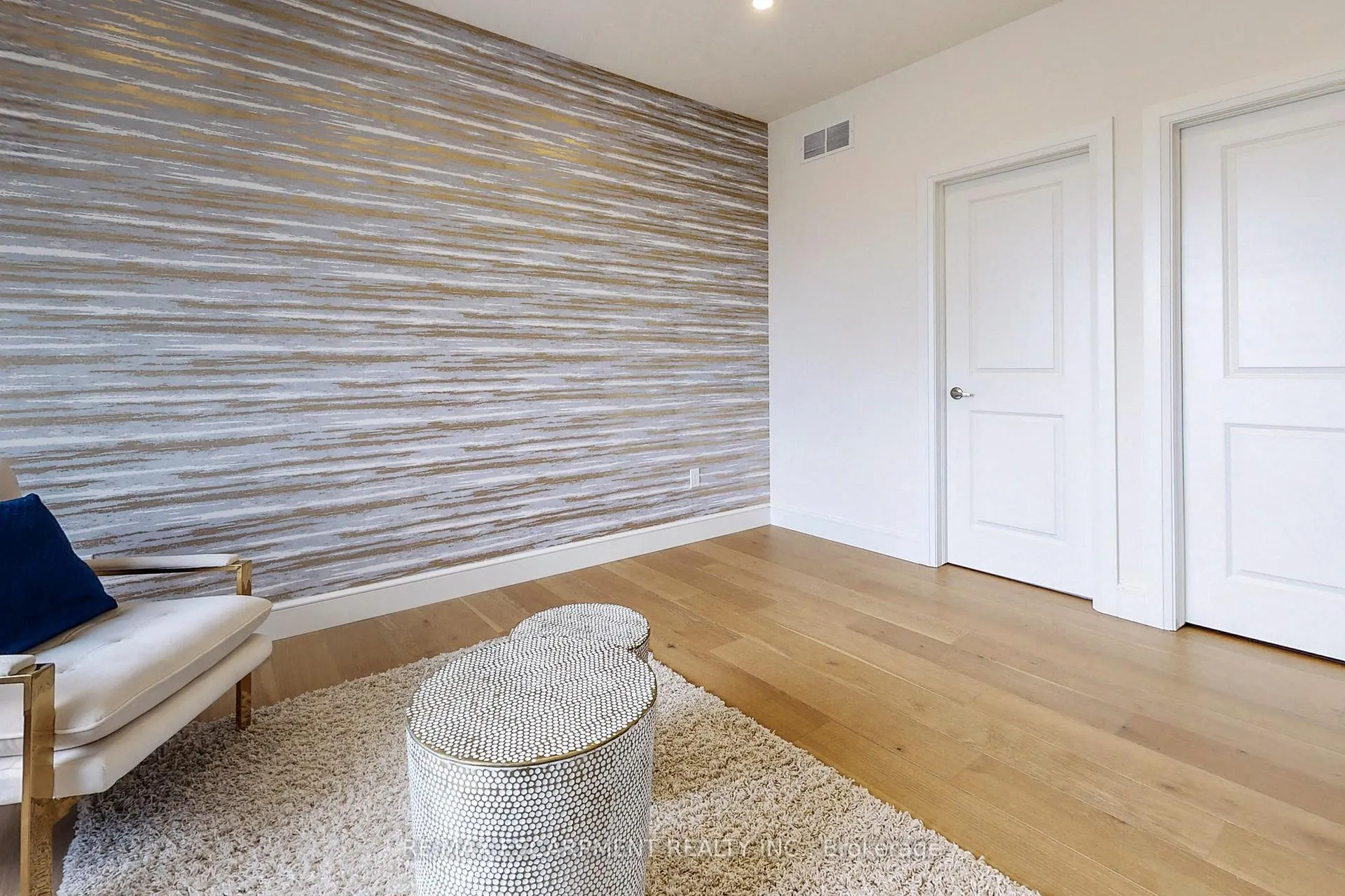 Photo 26 of 49 Roselawn Avenue, Hamilton, Ancaster — HOMEH