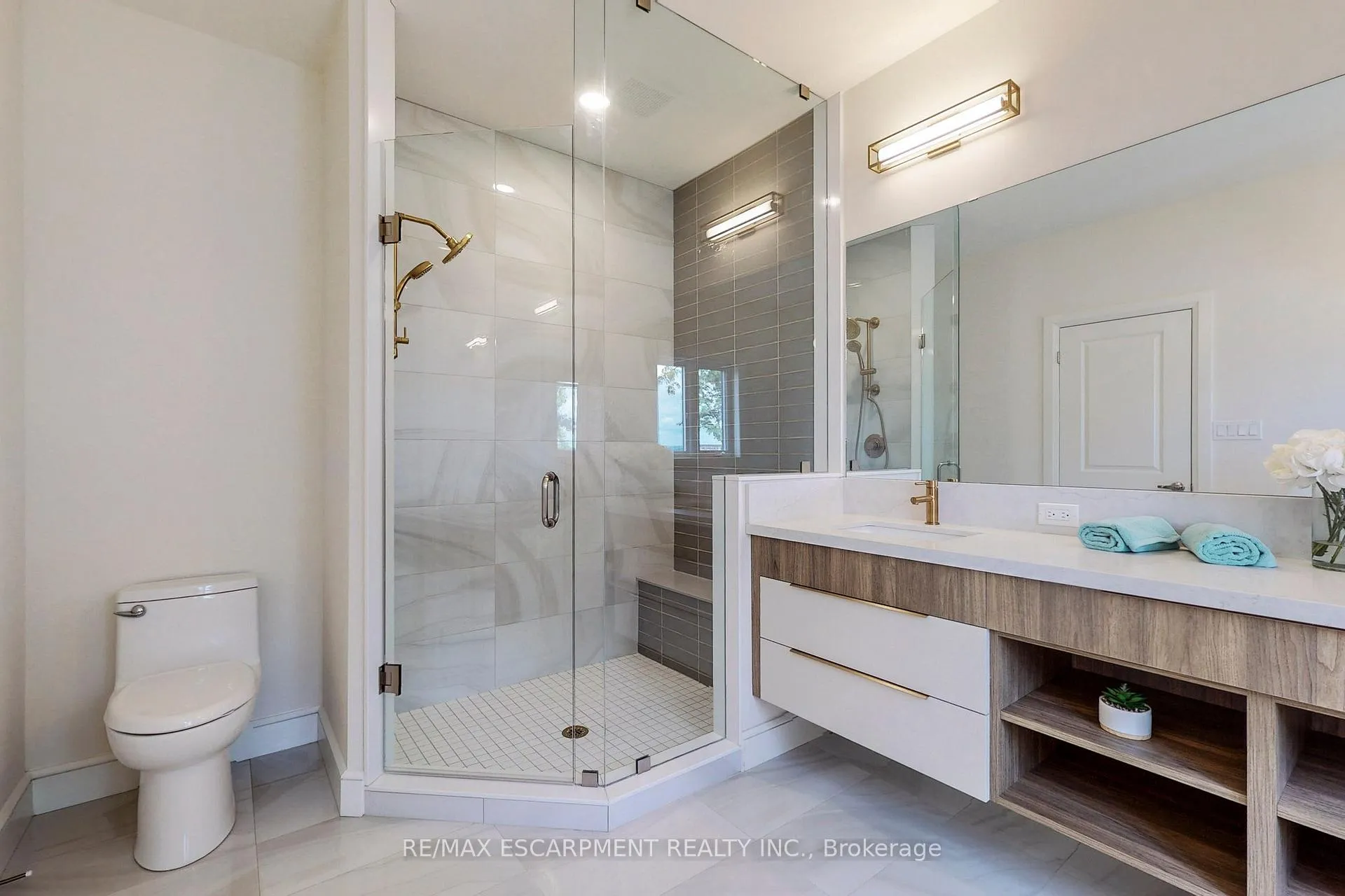 Photo 33 of 49 Roselawn Avenue, Hamilton, Ancaster — HOMEH